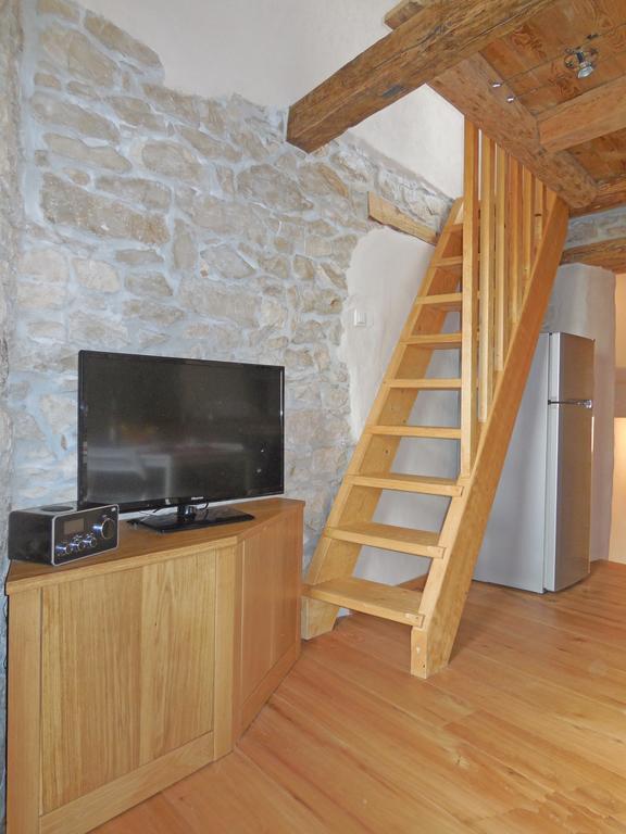 Stone House Apartments Brtonigla Exterior foto