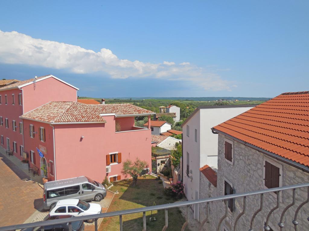 Stone House Apartments Brtonigla Exterior foto