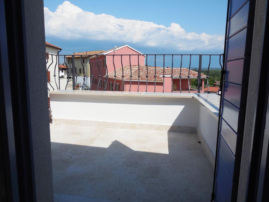 Stone House Apartments Brtonigla Exterior foto